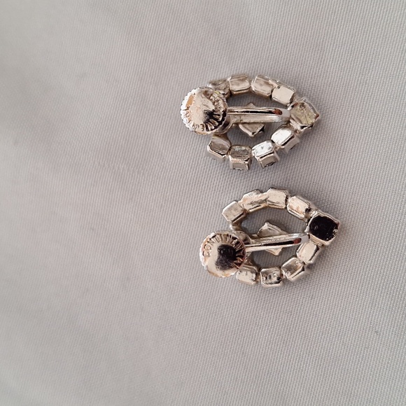 # 226 Vintage continental screw on earnings - Picture 6 of 6